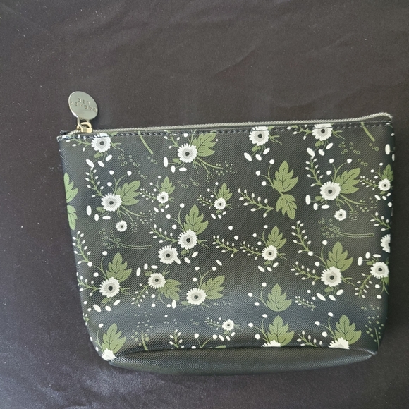Dabney Lee Black Floral Double Sided Zip Top Cosmetic Makeup Anything Bag. - Picture 5 of 15